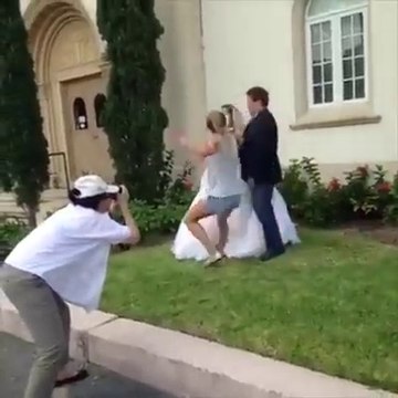 اس لڑکی نے تو آخیر ہی کر دی ۔۔ کیا کوئی ایسے بھی مذاق کرتا ہے