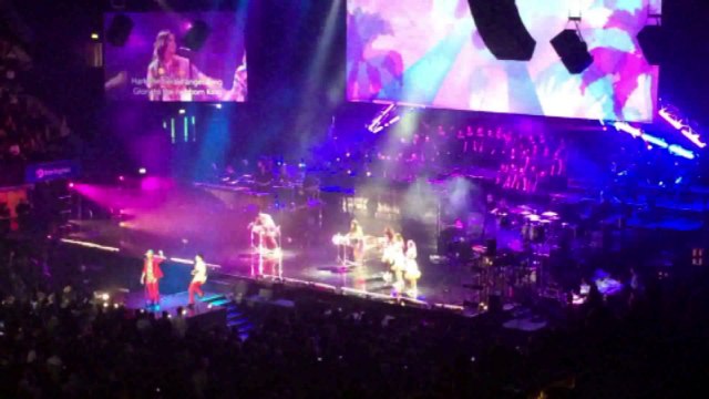 Everyone needs compassion Hillsong church cover HD720 m2 Basscover Bob Roha