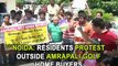 Noida: Residents protest outside Amrapali Golf Home buyers