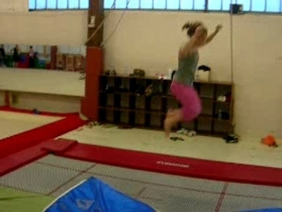 Salto arrière trampo