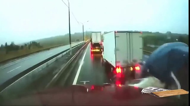 18 wheeler accident Truck Accident Shocking Video