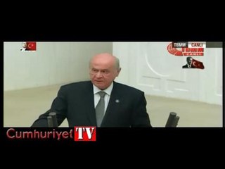 Download Video: Devlet Bahçeli'nin kürsüye çıkarken söylediği ilk sözde AKP'den alkış koptu