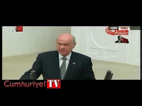 Devlet Bahçeli'nin kürsüye çıkarken söylediği ilk sözde AKP'den alkış koptu
