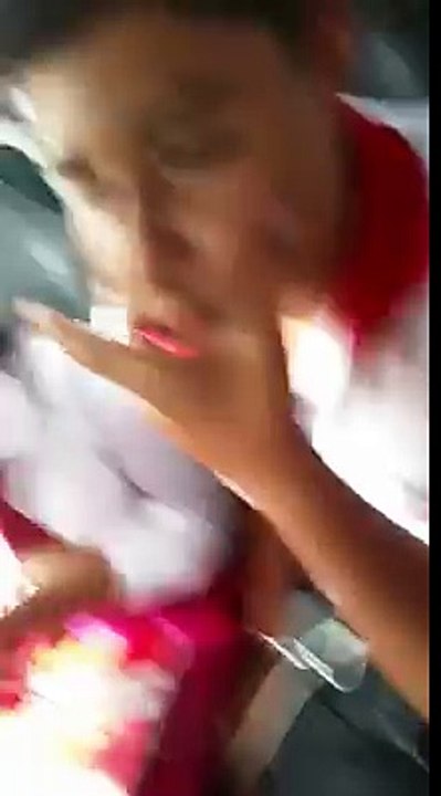 mujer agrede a escolar que le reclamó por no dar sitio a embarazada