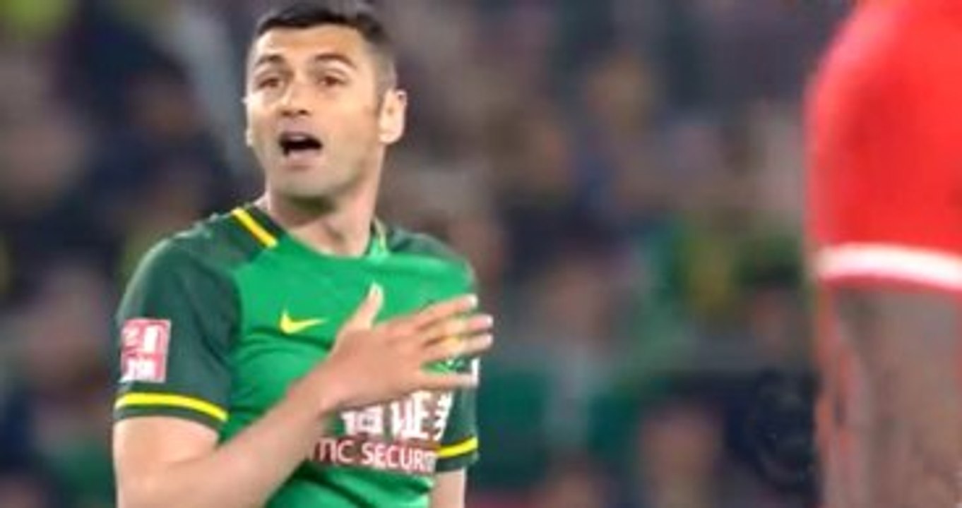 Burak Yılmaz'ın Kaçırdığı Gole Çinli Spiker Tepki Gösterdi