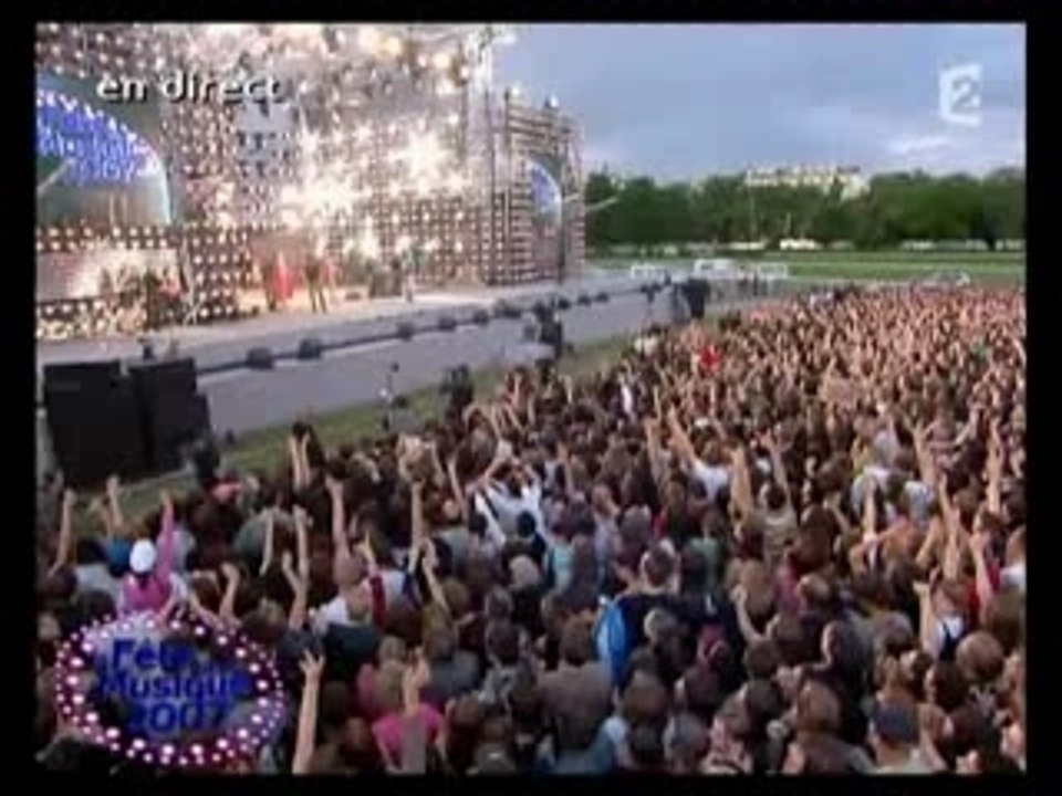 David Guetta ft. Chris Willis - Love Is Gone (live)