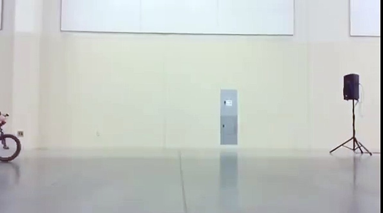 Just incase you didn't know Brad Simms has some serious pop... Here's a clip of him jumping Kurt Perkins.