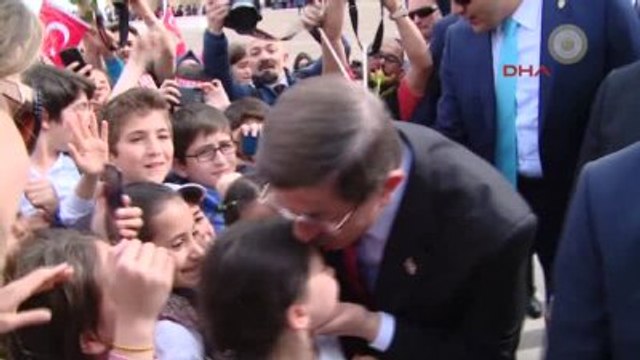Başbakan Davutoğlu, Koltuğunu Reyhan Nur'a Devretti