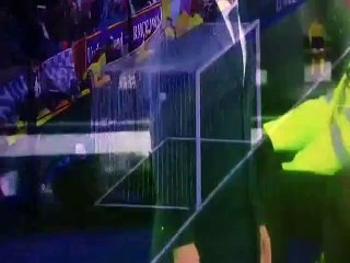 http://www.dailymotion.com/video/x442h2u_ligue-des-champions-zinedine-zidane-craque-son-pantalon_sport
