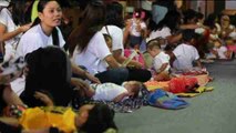 Madres filipinas reivindican el uso de los pañales de tela participando en un evento global