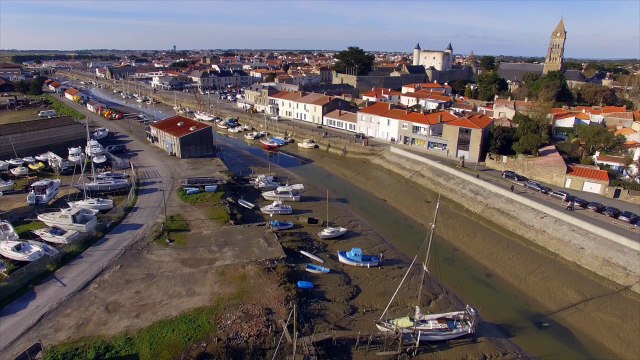 ILE de NOIRMOUTIER - CIMETIERE de BATEAUX
