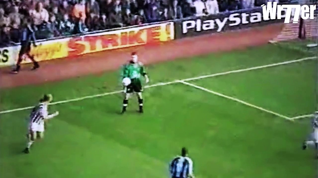 Top Funny Lucky Football Goals - HD