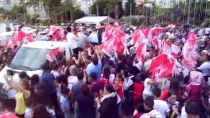 Mersin'de Çocuklar Gökyüzünü Uçurtmayla Doldurdu