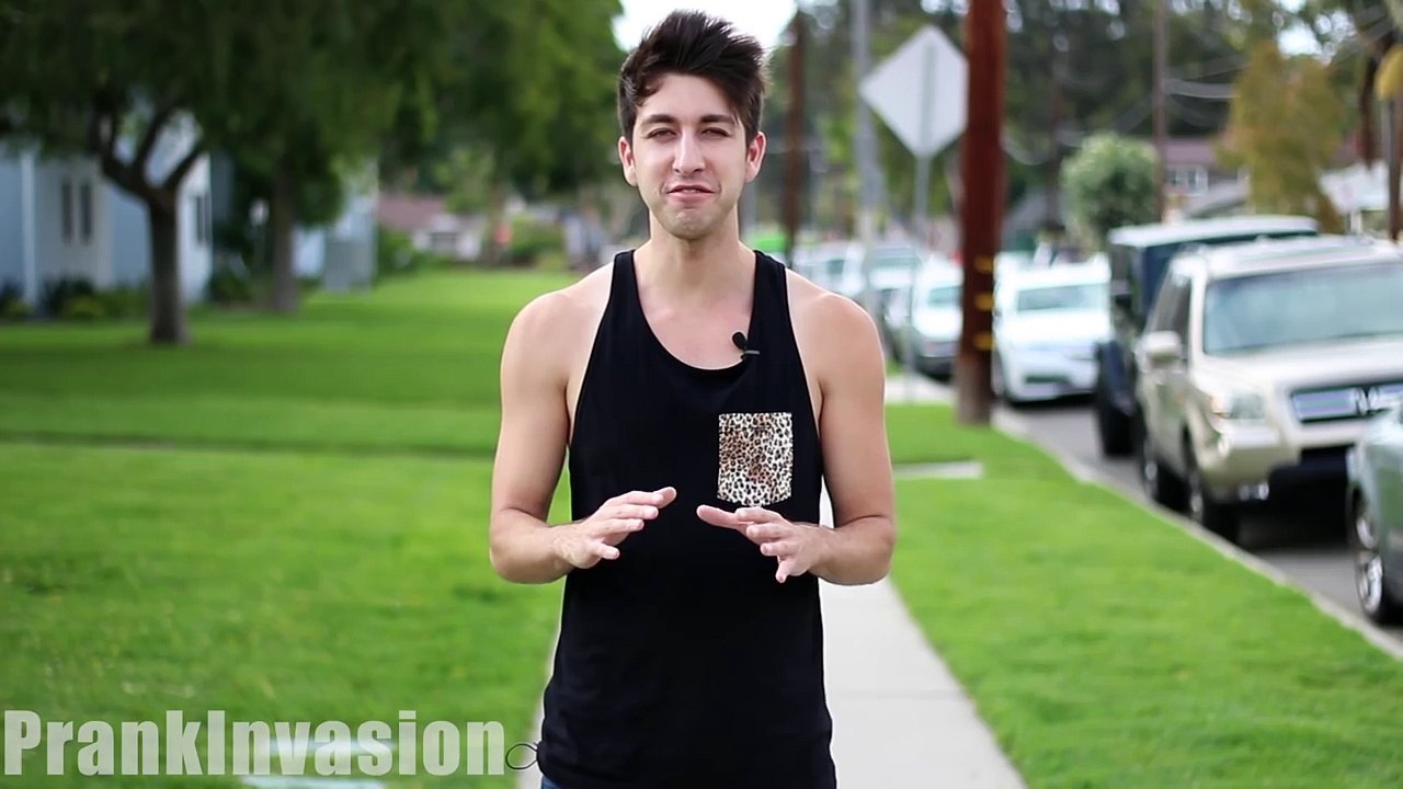 Kissing Prank - GYM EDITION!