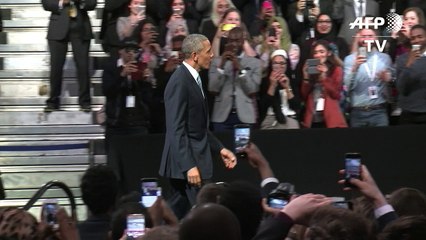 Obama calls for young British to reject 'isolationism'