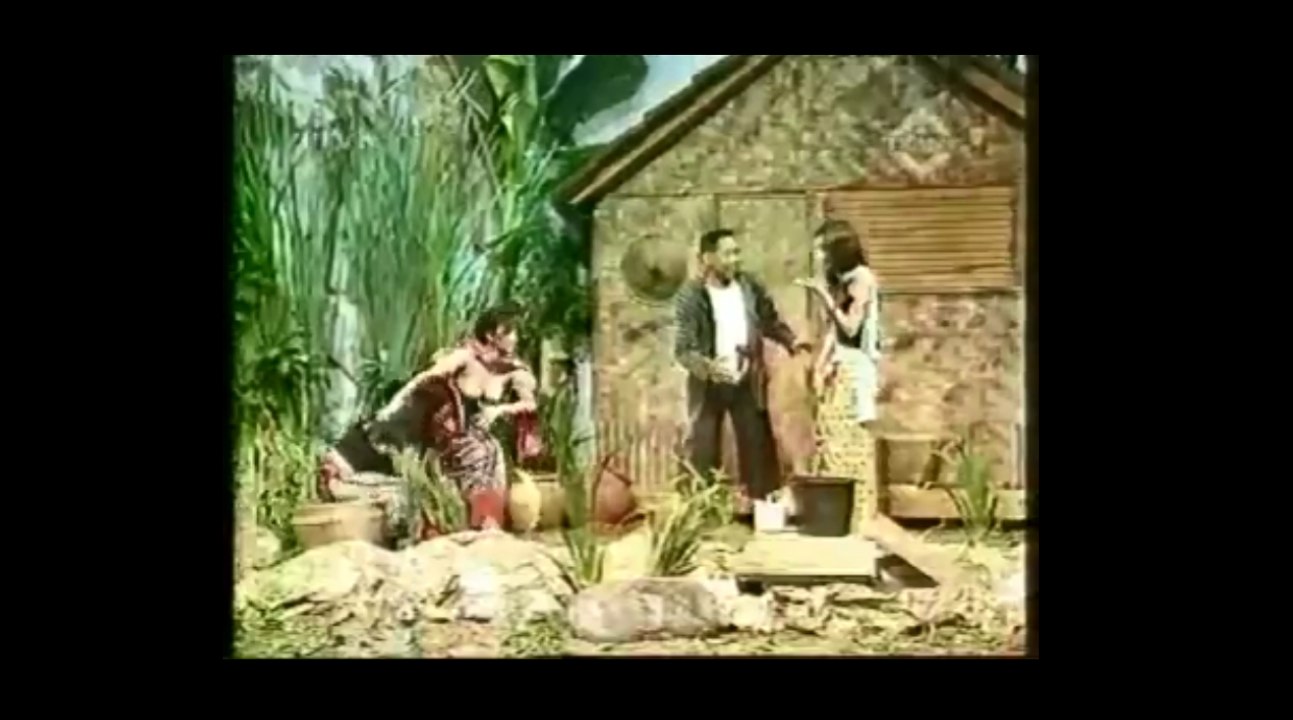 Kemben Bella Sapira Melorot, Keliatan Jelas Payudaranya Nyembul.