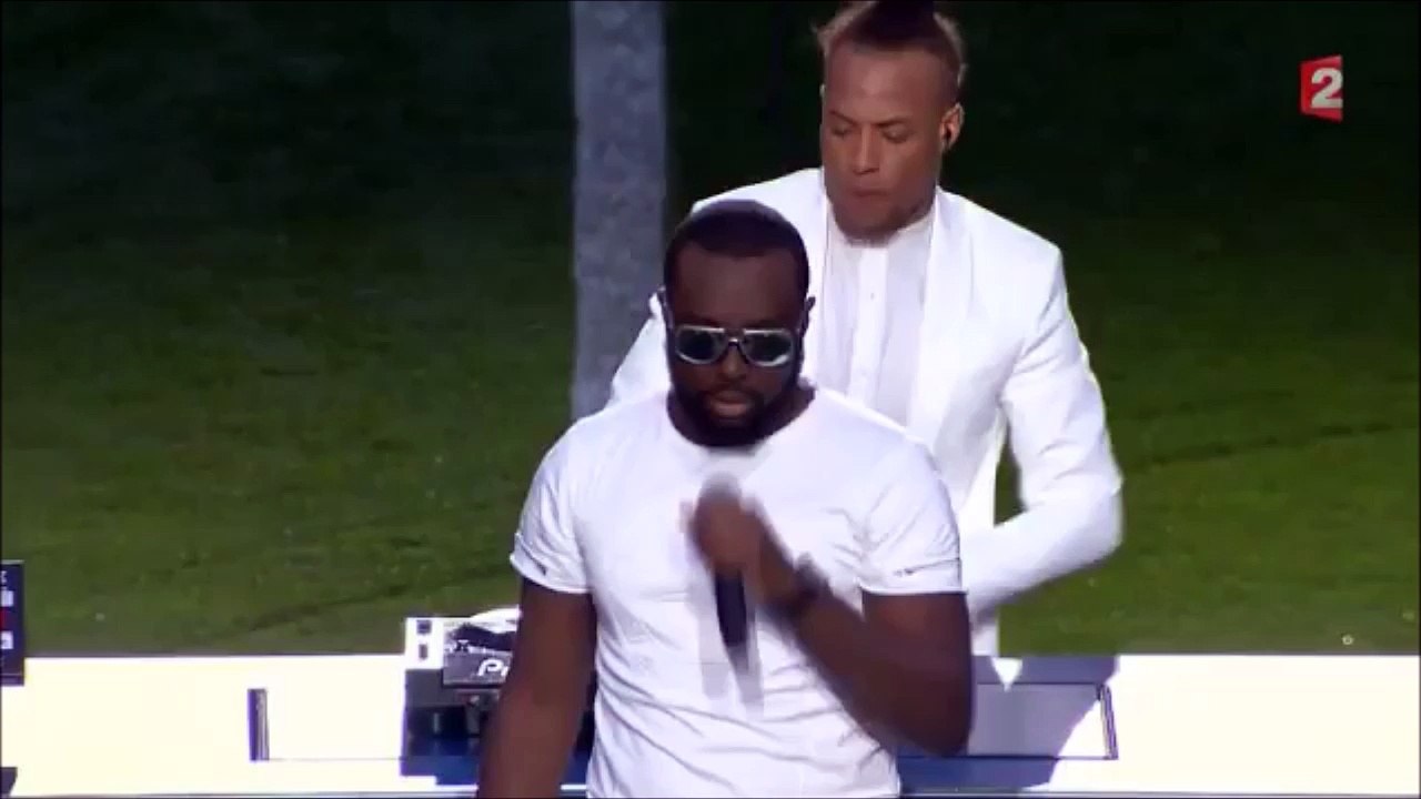 Maitre Gims méchamment sifflé au stade de France lors de PSG-Lille