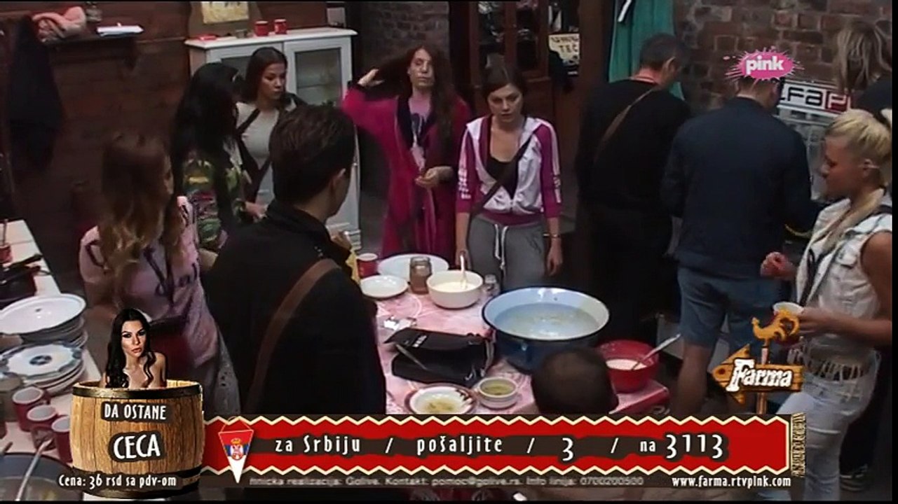 Gladni farmeri se svadjali dok su pravili palacinke i otimali se oko hrane