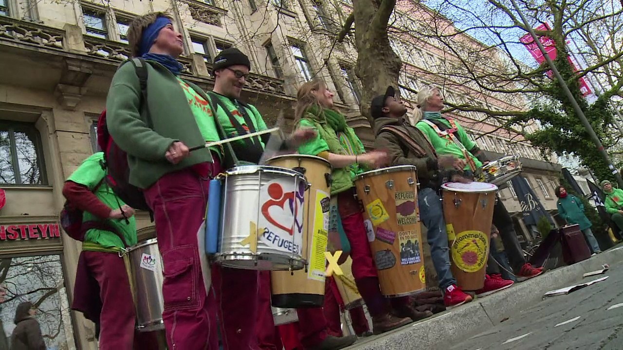 Protesto na Alemanha antes da chegada de Obama
