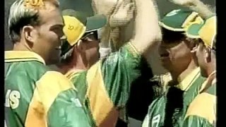 6 Jonty Rhodes miracle cricket catches-JX8EQXMtX8w