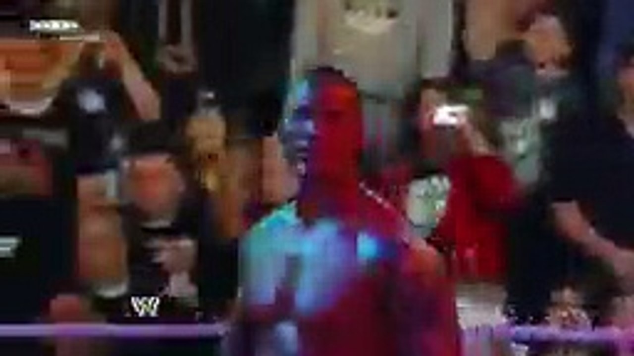 WWE RAW 3 21 11 Randy Orton vs Rey Mysterio