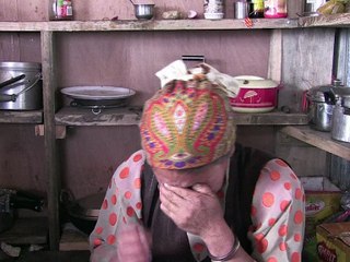 Népal: un village fantôme tente de reprendre vie un an après le séisme