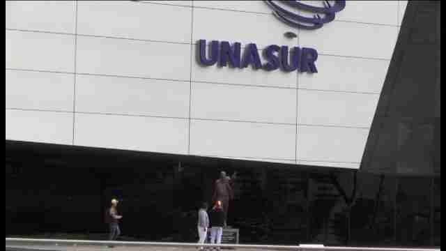 Venezuela recibe presidencia de Unasur, con Ecuador y Brasil en el foco de atención