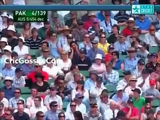 Umar Akmal&#39;s Answer To Peter Siddle Bouncer