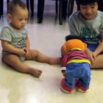 Lucunya Rafathar Malik Ahmad Bengong Lihat Aksi Boneka Elmo l Raffi Ahmad & Nagita Slavina