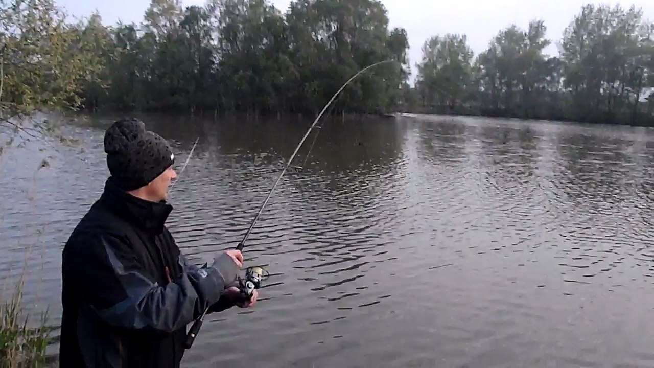 Ben sort un zander de 65cm aux Echets