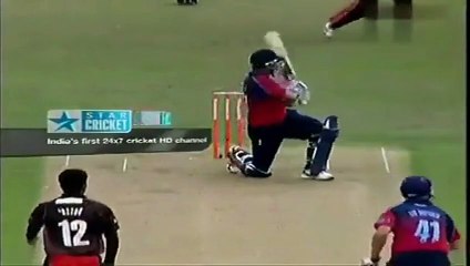 See What Happend When Abdul Razzaq And Azhar Mahmood Faced Each Other