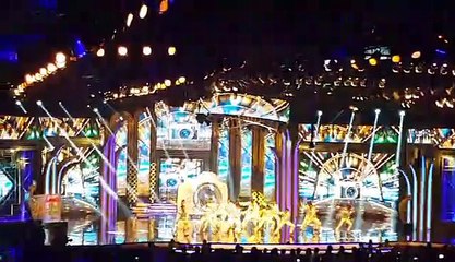 Mawra and Urwa Performing at Hum Awards 2016 - 4th #ServisHUMAWARDS