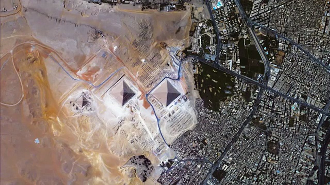 Giza Pyramids from SPACE !!!