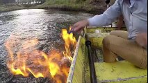 Images incroyables d'une rivière en feu...