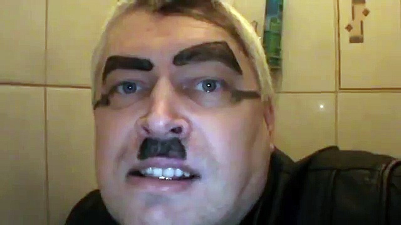 Гена Дерюгин снимает видео