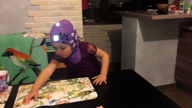 Девочка собирается в Африку