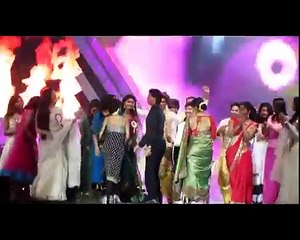 CHAMAK CHALO LIVE PERFORMANCE BY SHARUKH KHAN IN DUBAI -