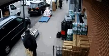 New Yorkta Sokağa sıçan adam