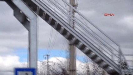 Üst Geçidin Kullanılmadığını Söyleyen Muhtar Alt Geçit İstedi