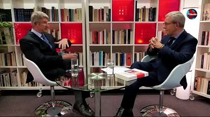 François Fillon confie à Philippe de Villiers Les Bilderberg nous gouvernent