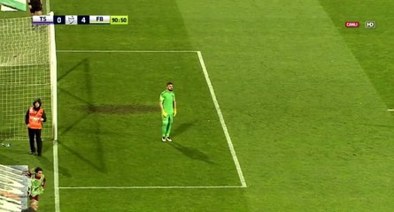 Un ventilateur Trabzonspor a attaqué un arbitre en Turquie