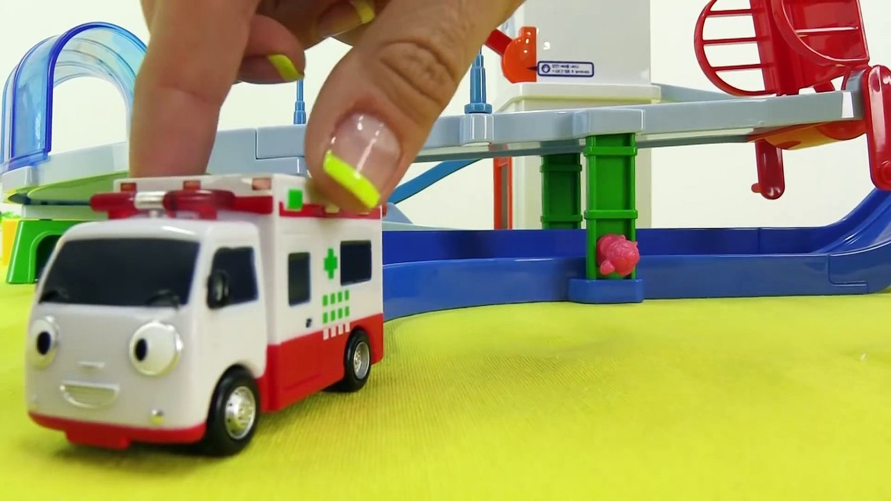 Мультики про машинки  Машинки - Помощники! Полицейская машина, Скорая помощь, Пожарная, Эвакуатор