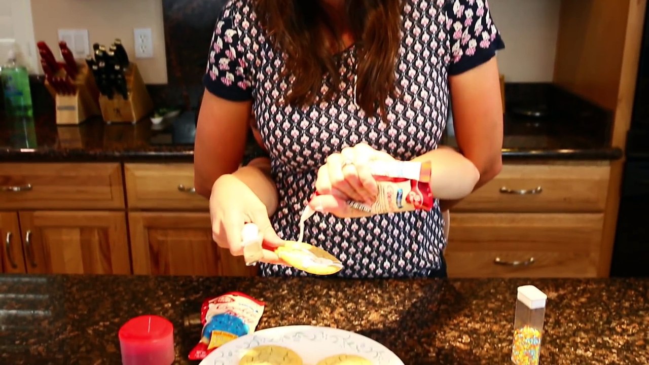 NOT MY ARMS CHALLENGE Decorating Frosting Cookies FUN DisneyCarToys & AllToyCollector Family Twins