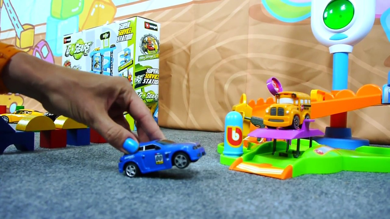 Мультфильмы про машинки. Выставка автомобилей. Модель BMW x6 M