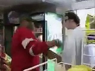 The amazing racist - Funny racist prank !!!