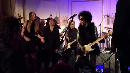 8 mn INCROYABLE avec Prince -Performance LIVE