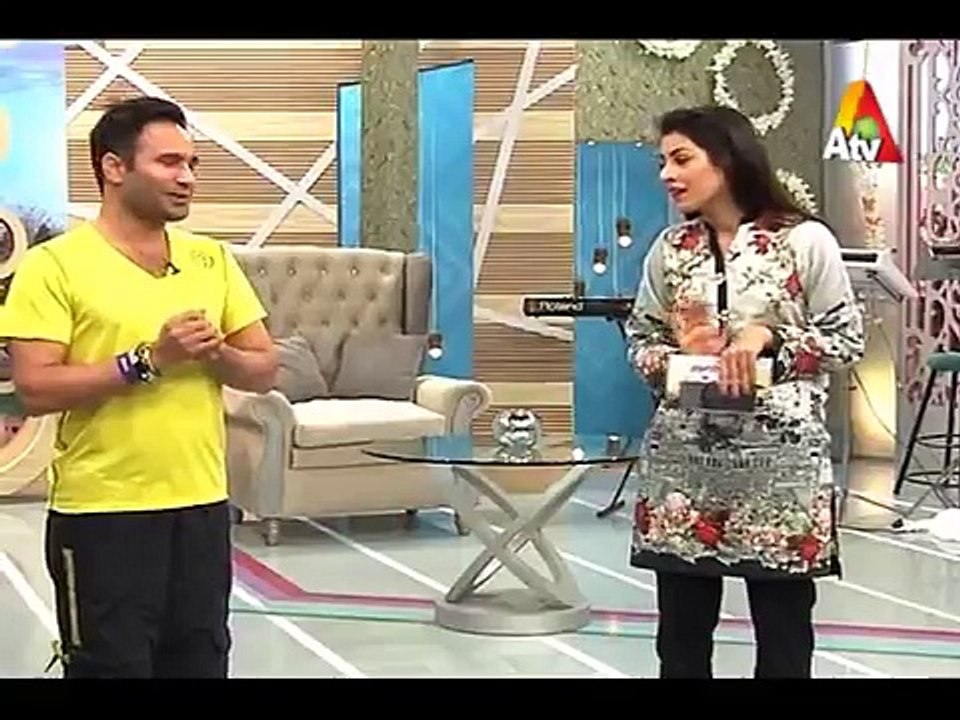 Is there any Zumba with ropes? کیا کوئی رسسیوں کے ساتھ  بھی زومبا ہوتا ہے؟