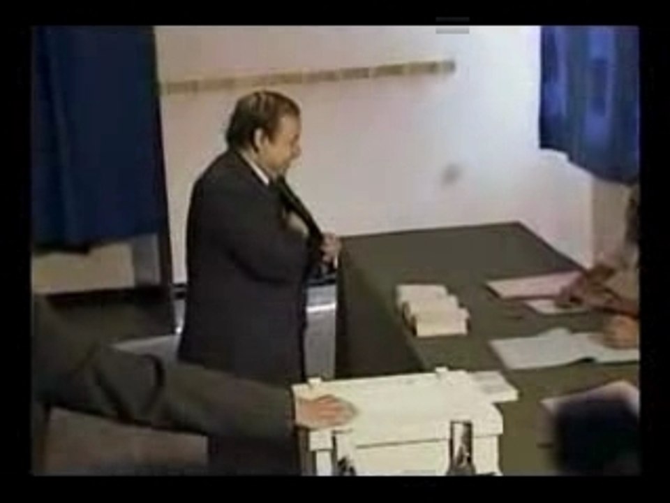 bouteflilka ne sait pas voter!!!