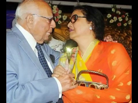 Ram Jethmalani liplock kiss to Leena Chandavarkar