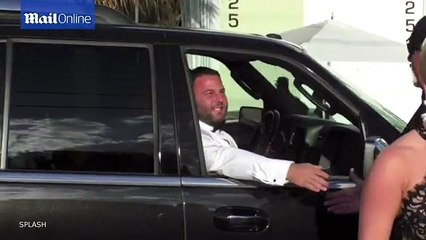 Hulk Hogan jokes with press arriving at Miami wedding _ Daily Mail Online